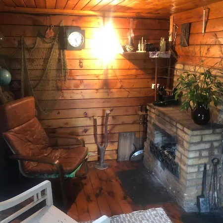 Vedru Puhketalu 营地