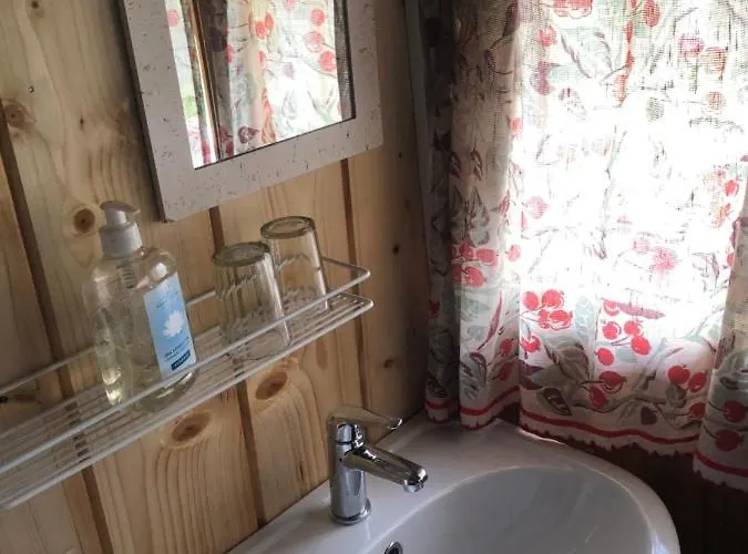 Vedru Puhketalu Camping Vaike-Rakke